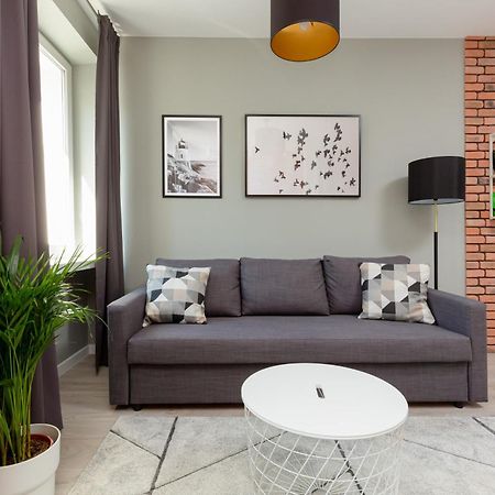 Central Apartment Emilii Plater By Noclegi Renters Warsawa Bagian luar foto