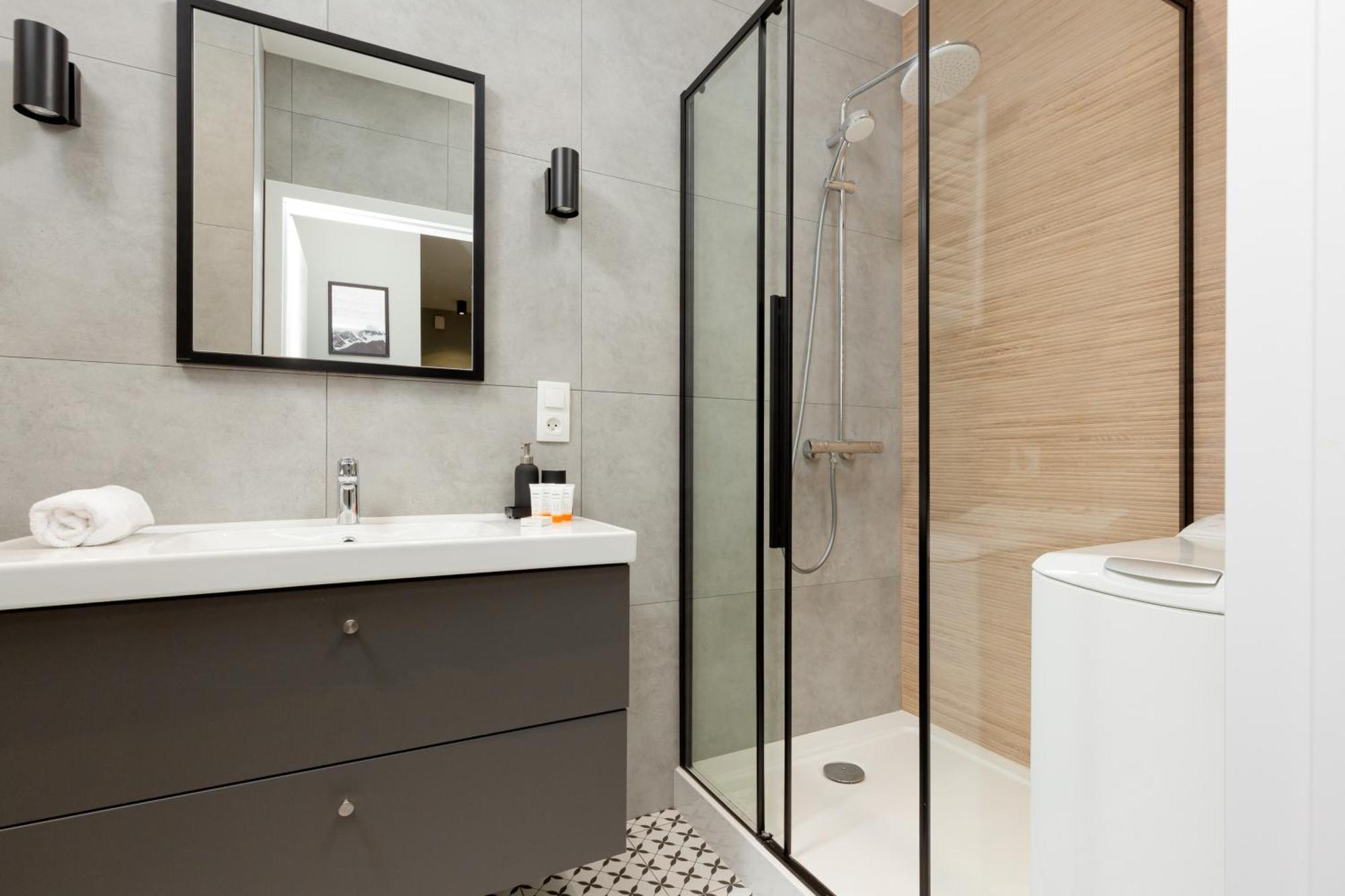 Central Apartment Emilii Plater By Noclegi Renters Warsawa Bagian luar foto