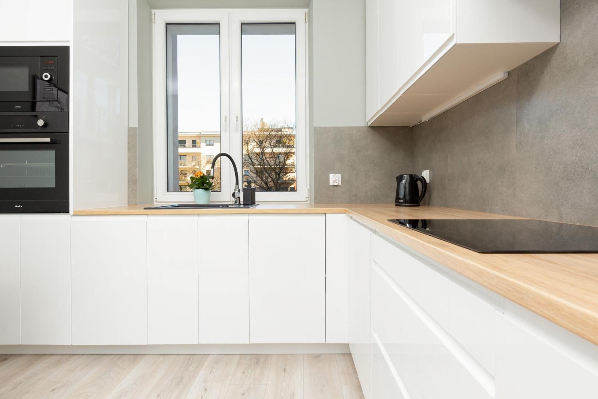 Central Apartment Emilii Plater By Noclegi Renters Warsawa Bagian luar foto