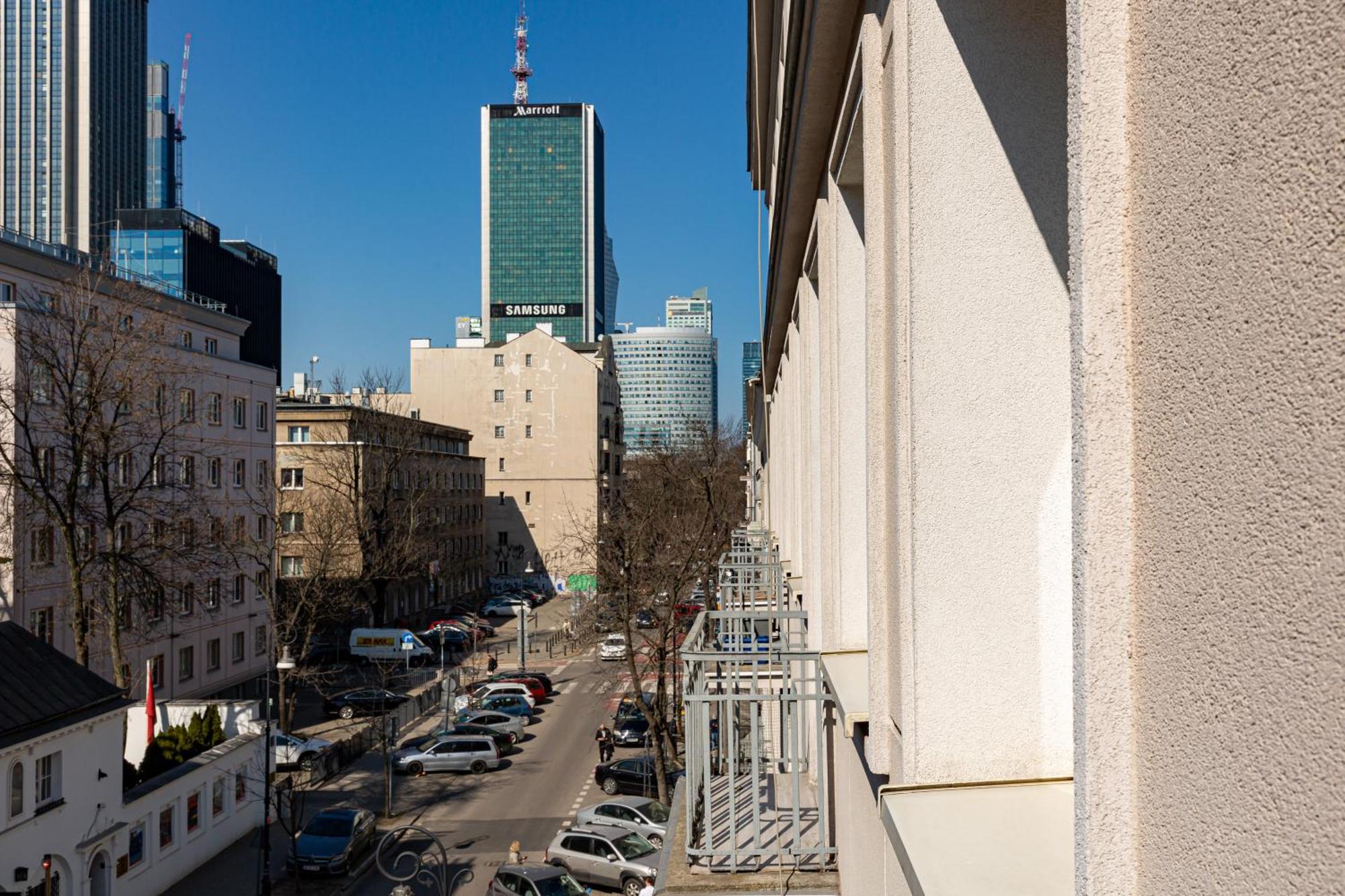 Central Apartment Emilii Plater By Noclegi Renters Warsawa Bagian luar foto