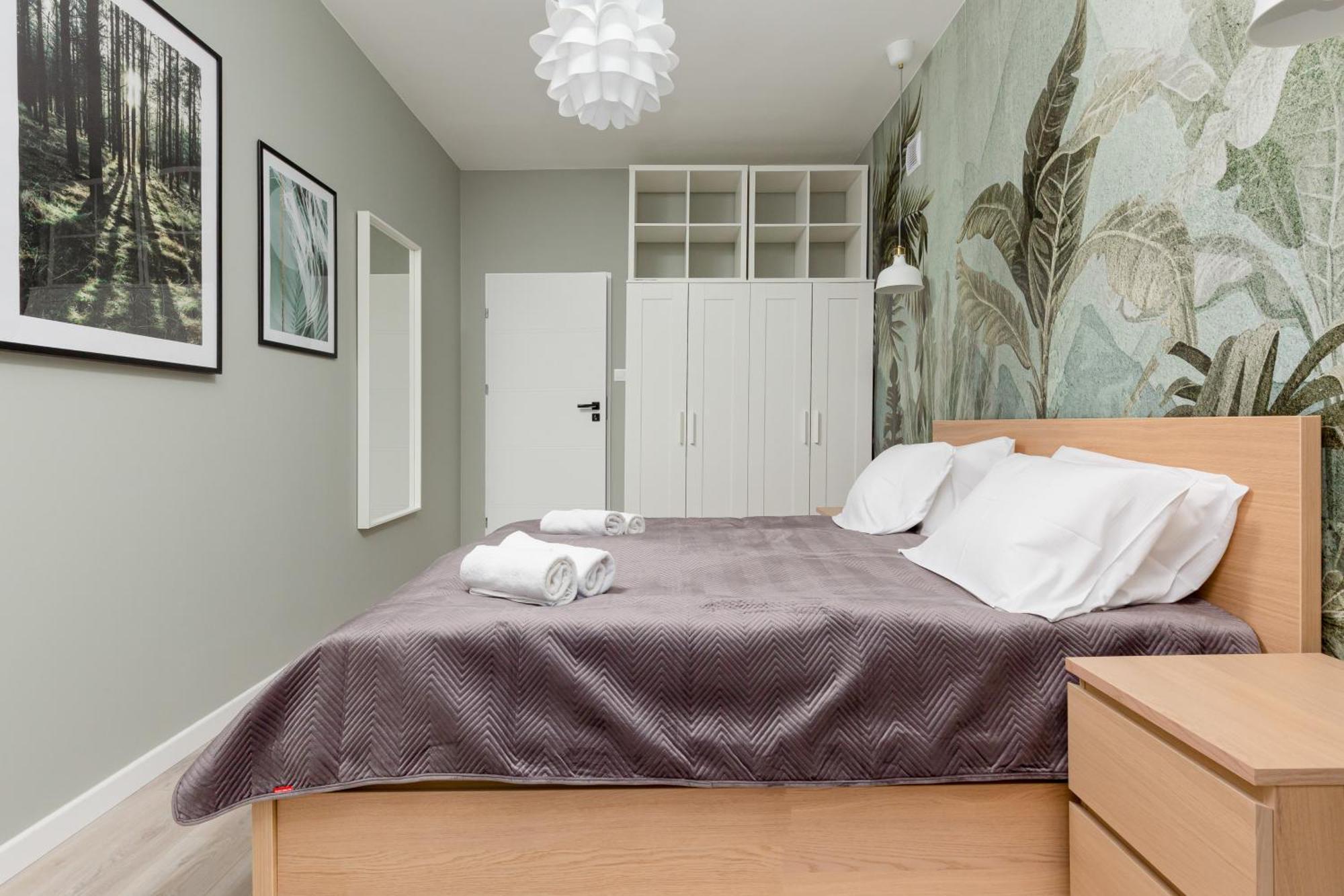 Central Apartment Emilii Plater By Noclegi Renters Warsawa Bagian luar foto